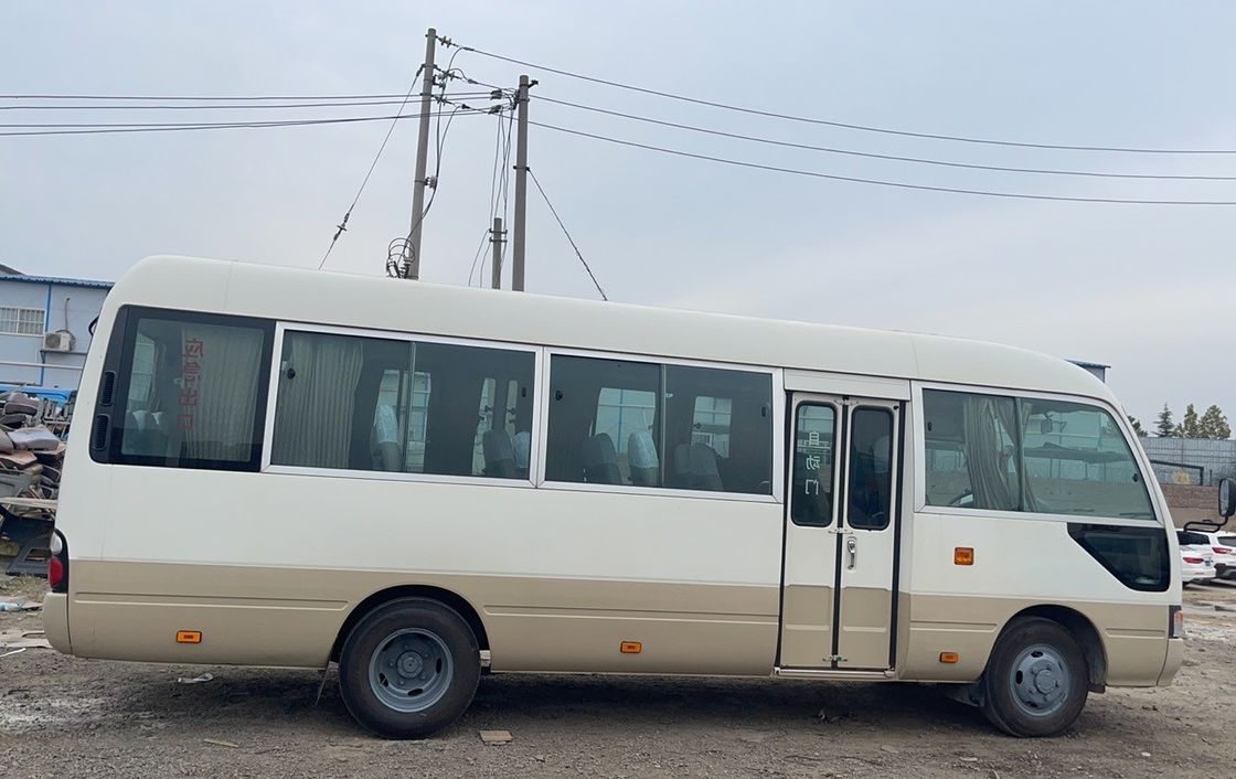 Автобус Toyota Coaster с ручной коробкой передач и выбросами Euro2-6