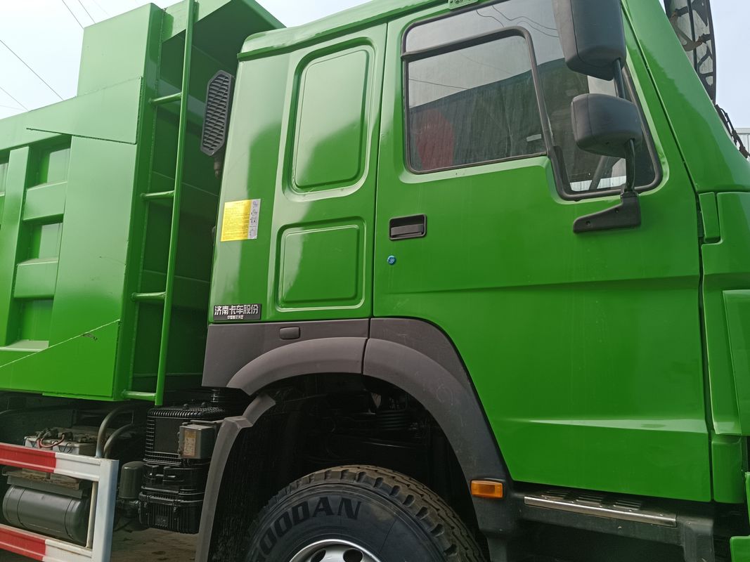 LHD SINO TRUCK HOWO 371HP 6x4 Подержанный грузовик с тяжелой грузоподъемностью для 2 пассажиров