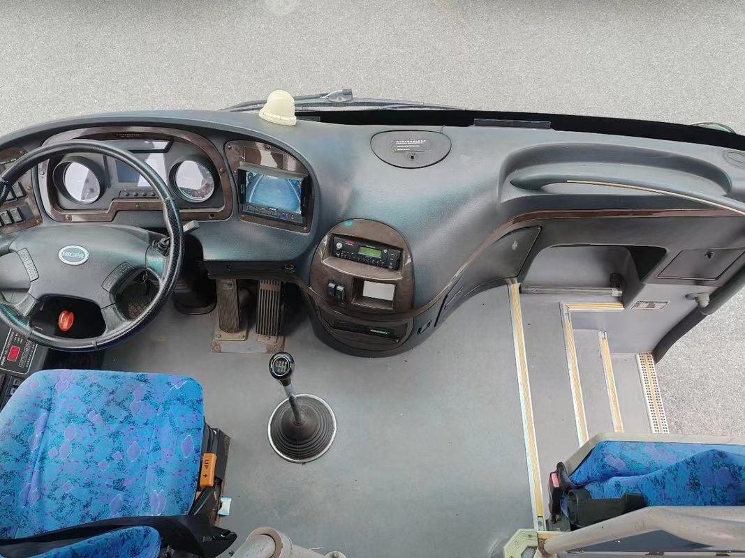 49 сидений Использованные автобусы COACH с ручной трансмиссией Euro 2 в хорошем состоянии
