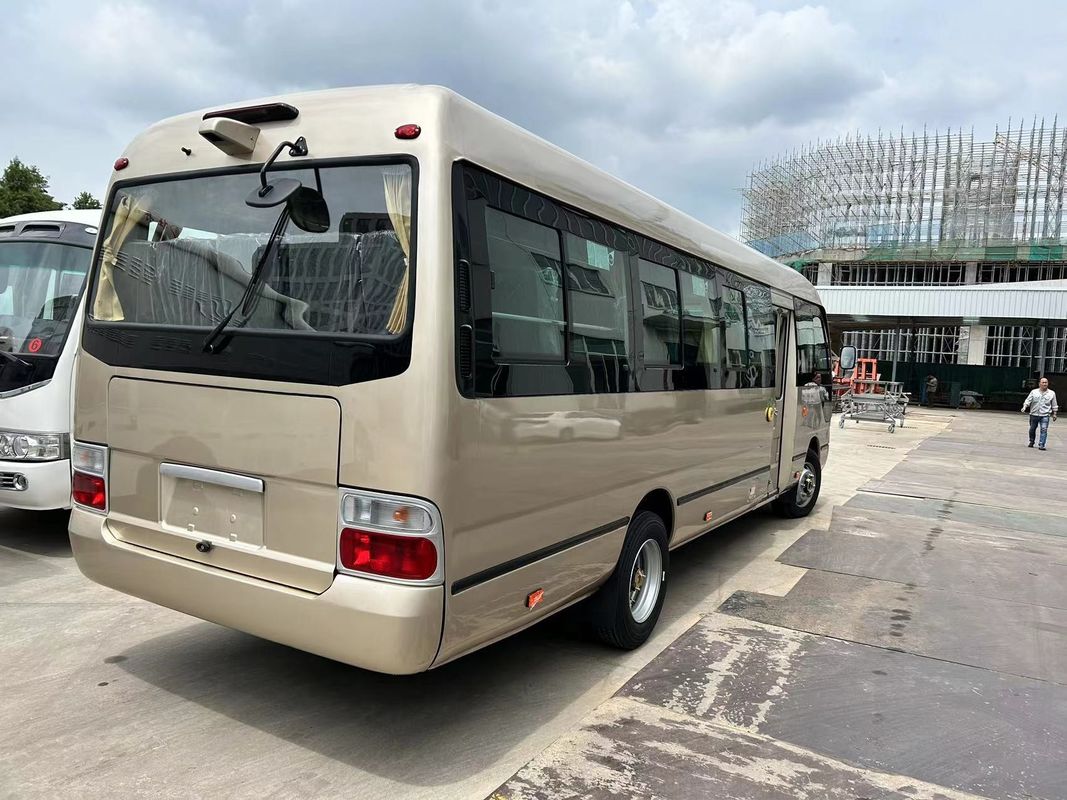 Подержанный автобус Toyota Coaster 23-31 места с двигателем с турбонаддувом в отличном состоянии