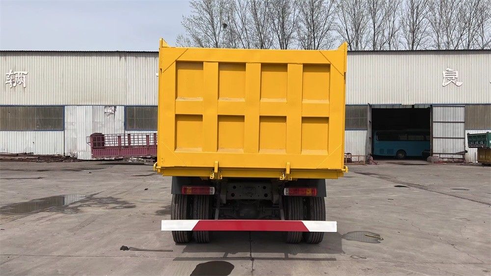 6X4 колесный привод SINOTRUK Howo Горный 20 тонн 25 тонн 371hp грузовик с наклоном