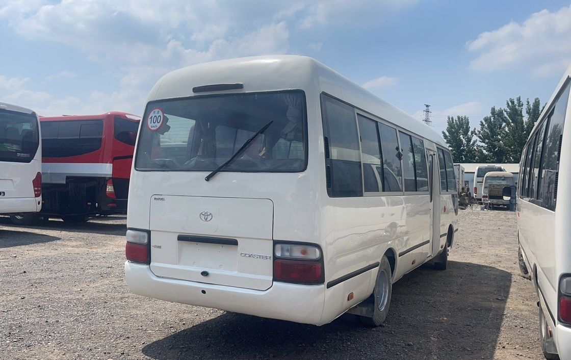 30 мест Подержанный автобус Toyota с хорошим состоянием и размерами 7005*2040*2785