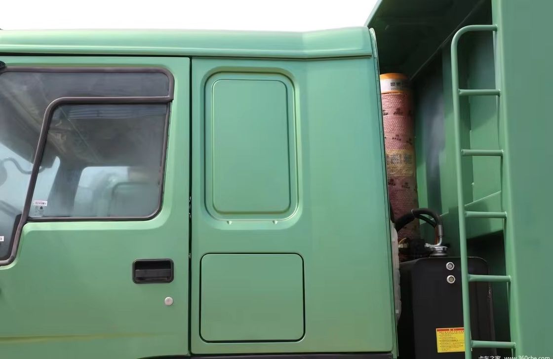 Sinotruck Howo 30тн 6х4 375hp Подержанный грузовик с нагрузчиком