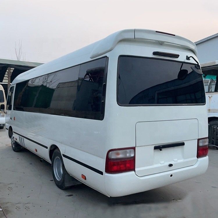 30 мест В хорошем состоянии Подержанный дизельный Автобусы Toyota Coaster Моторная емкость 6-8L Дизельный