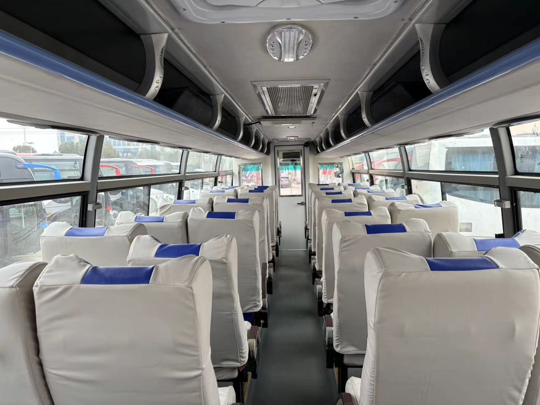 Автобус с 47-55 местами по стандарту выбросов Евро 3 и типа привода LHD