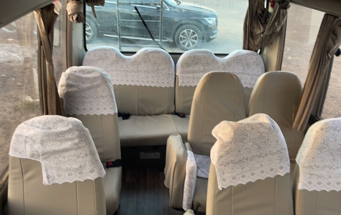 Подержанный дизельный 30-местный автобус Toyota Coaster в хорошем состоянии LHD 7.00R16 Шина G.V.W 5900 кг