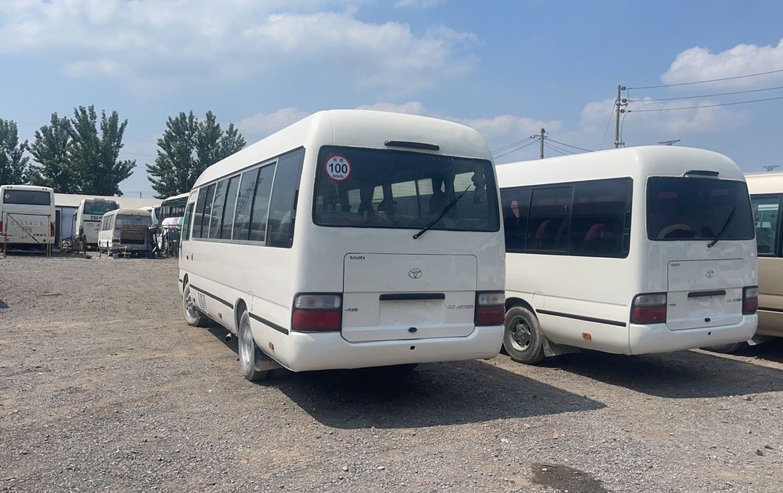 Автобус Toyota Coaster с дизельным двигателем и размерами 7005*2040*2785