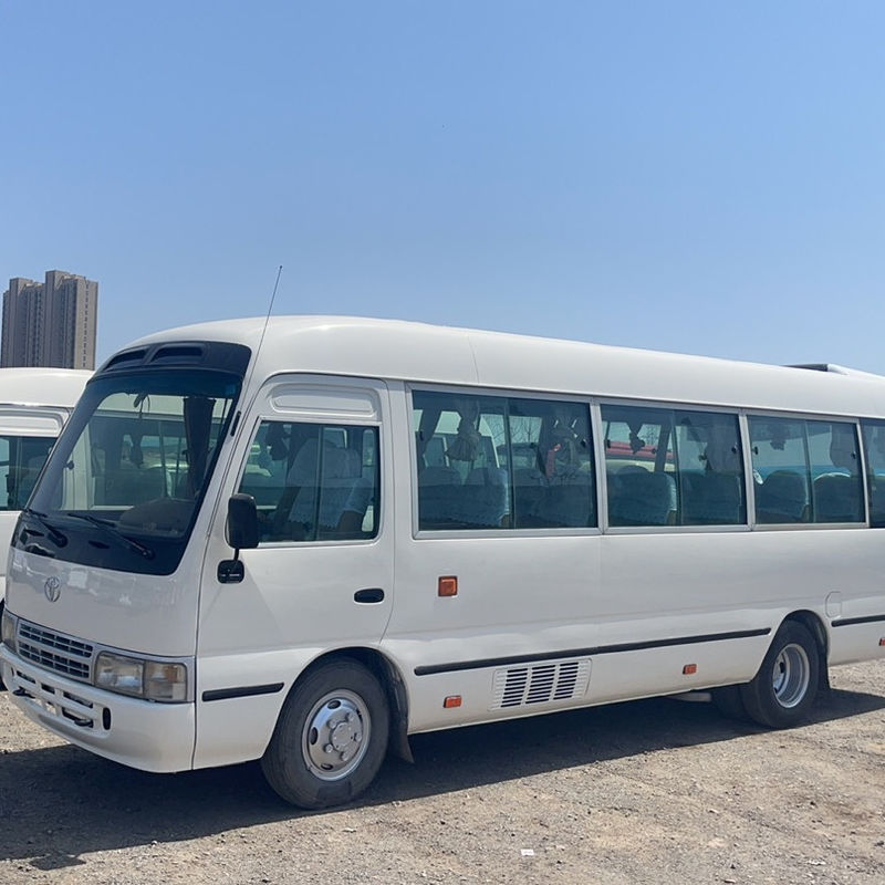 Подержанный автобус Toyota Coaster с выбросами EURO 3 и ручной трансмиссией в хорошем состоянии