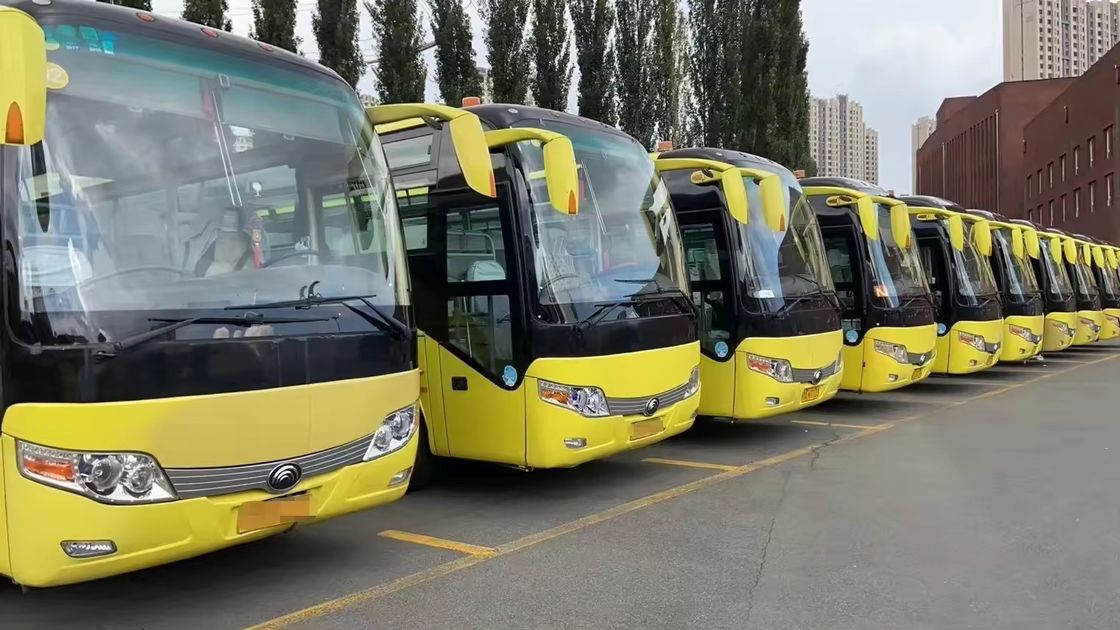 Автобус YUOTONG с стандартом выбросов Евро 3 с расположением 3 и 2 мест и 60-местными роскошными автобусами