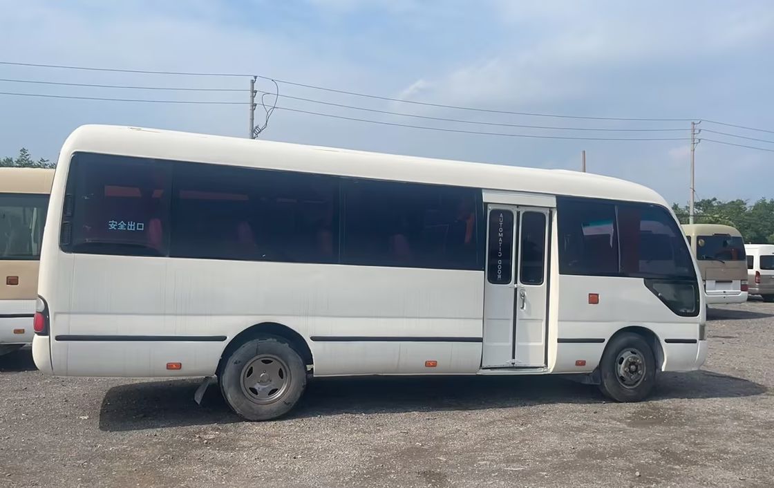 Автобус Toyota Coaster на 30 мест в отличном состоянии с дизельным двигателем объемом 6-8 л.