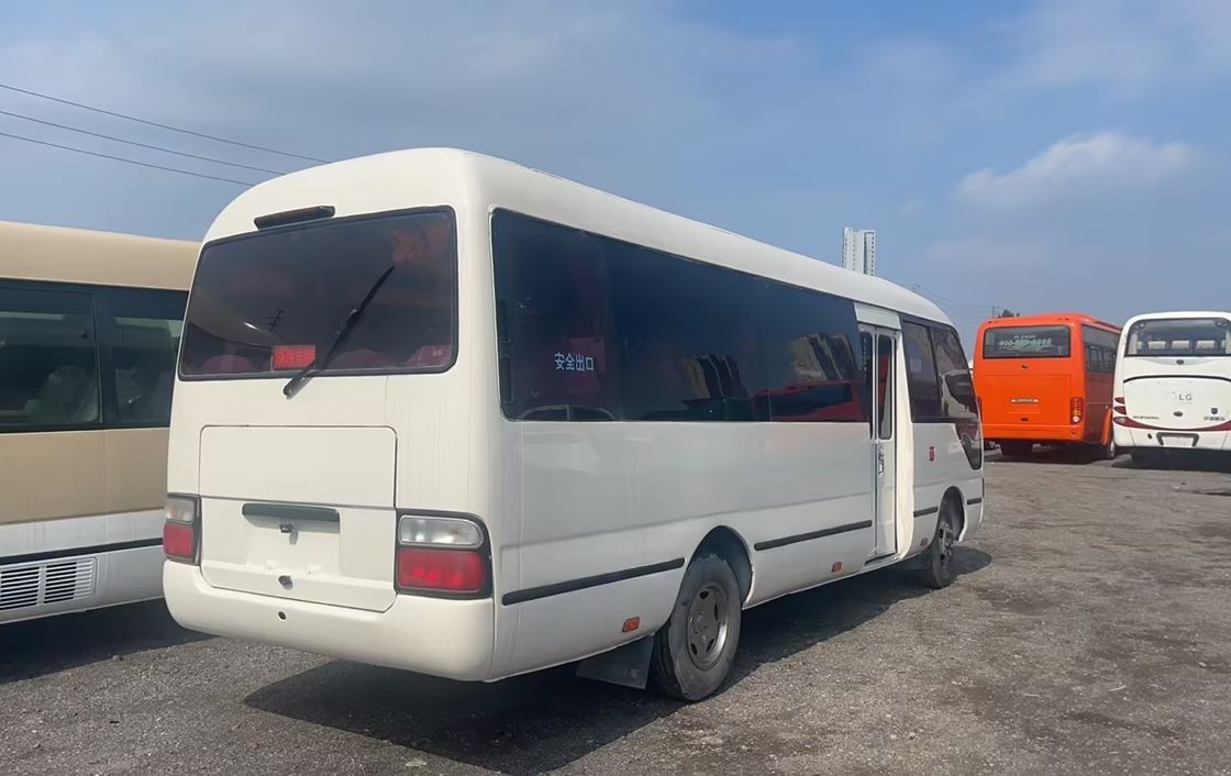 Автобус Toyota Coaster на 30 мест в отличном состоянии с дизельным двигателем объемом 6-8 л.