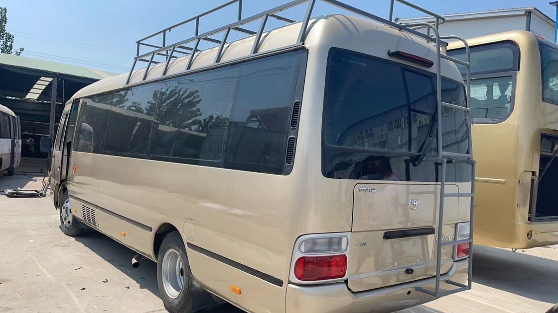 30-местный японский подержанный автобус Toyota Coaster Bus с размерами 7005*2040*2785 мм