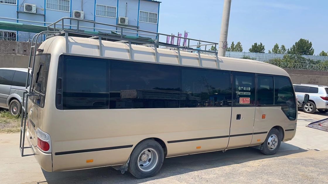 30-местный японский подержанный автобус Toyota Coaster Bus с размерами 7005*2040*2785 мм