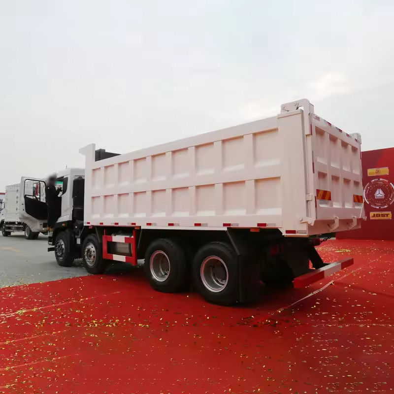 40 тонн 450 л.с. или подержанные грузовики для сброса отходов Sinotruck Howo 8x4 Максимальный крутящий момент Nm ≥2500Nm