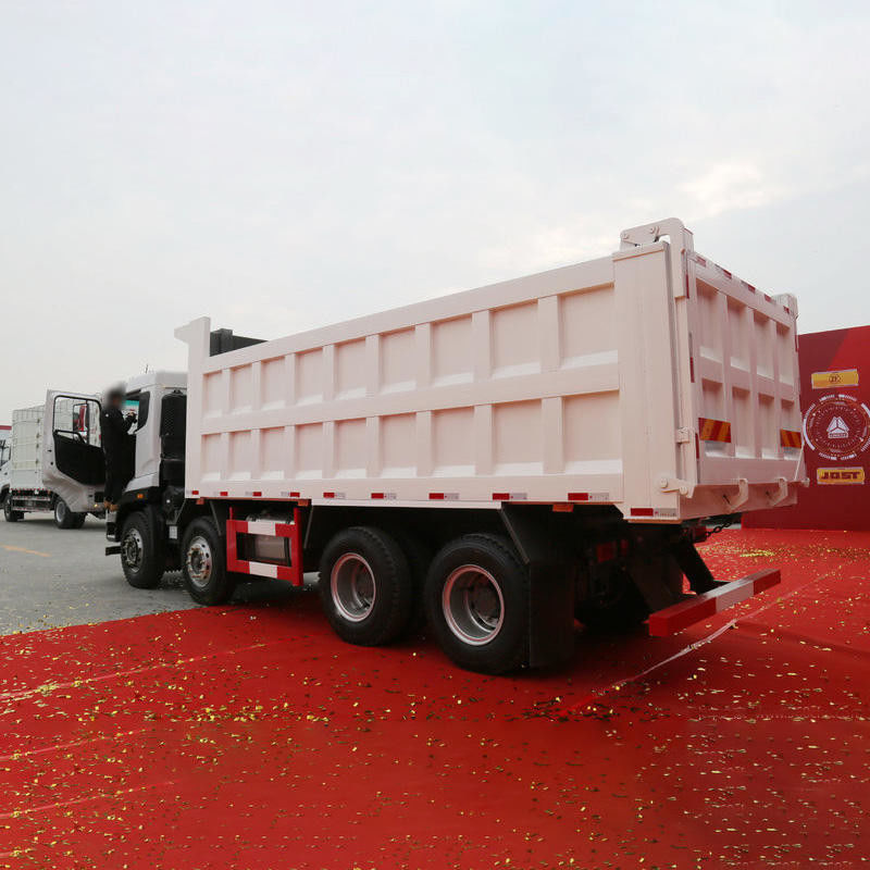 420 л.с. 8х4 12 колесные грузовики с 300-400 л топливным резервуаром в Хово