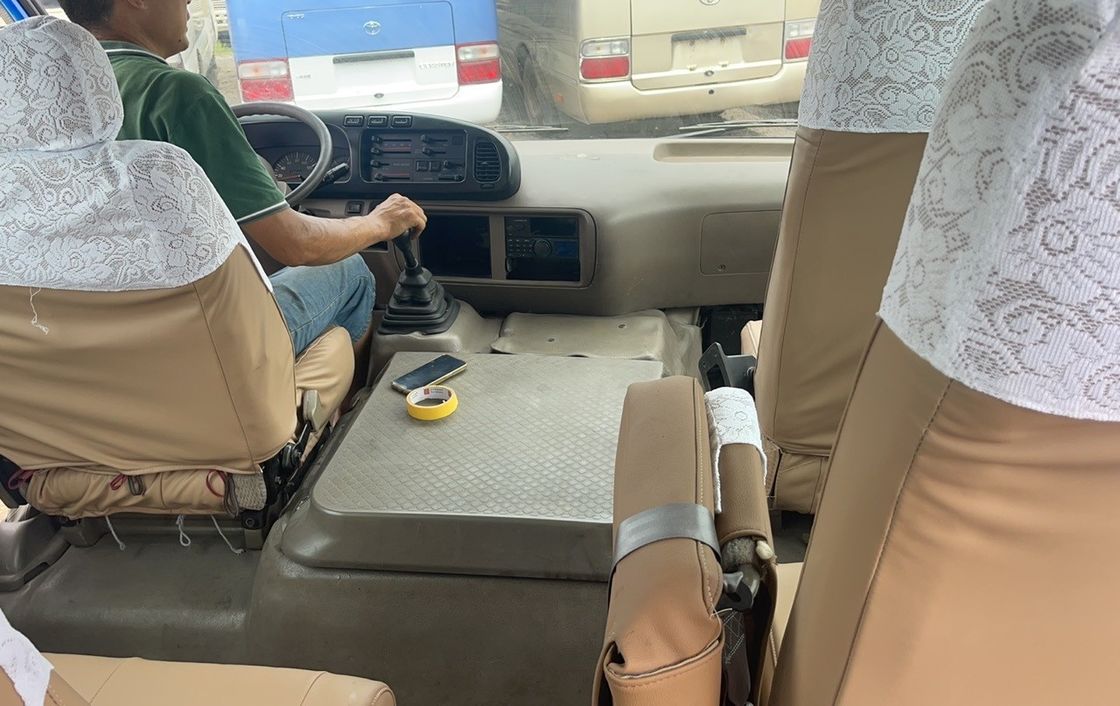 Мотор 6-8 л Левостороннее управление Автобус Toyota Coaster сильно отремонтирован