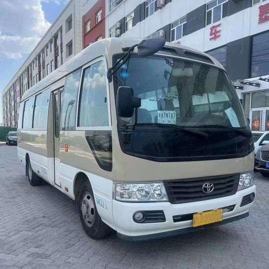 Автобус Toyota Coaster с ручной трансмиссией типа 30 мест с размером 7005*2040*2785 мм