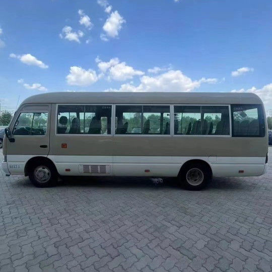 Автобус Toyota Coaster с ручной трансмиссией типа 30 мест с размером 7005*2040*2785 мм