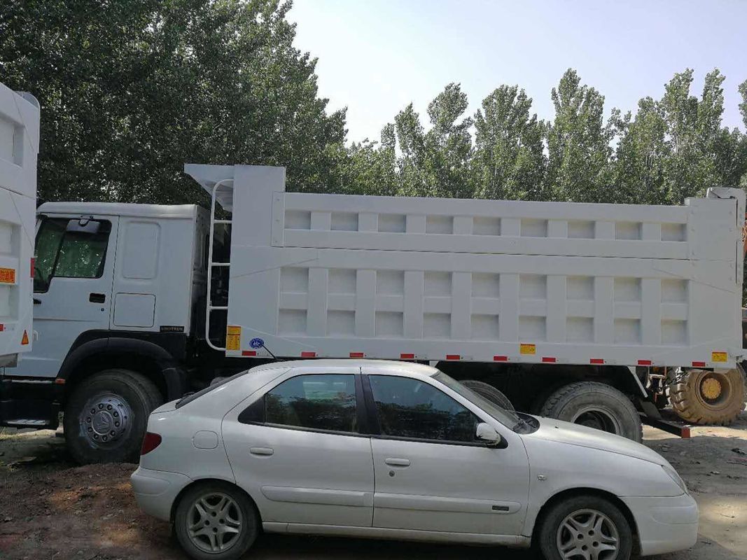 Подержанный Sinotruck Howo 10 колес 25 тонн 20 кубических метров Дэмп-Теппер Euro 3 Ручной AC