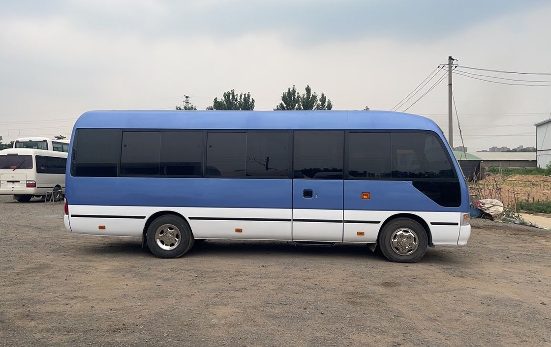 Стандарт выбросов Euro 3 25 мест Использованный школьный автобус Toyo Ta Coaster Высокая скорость 69 км/ч