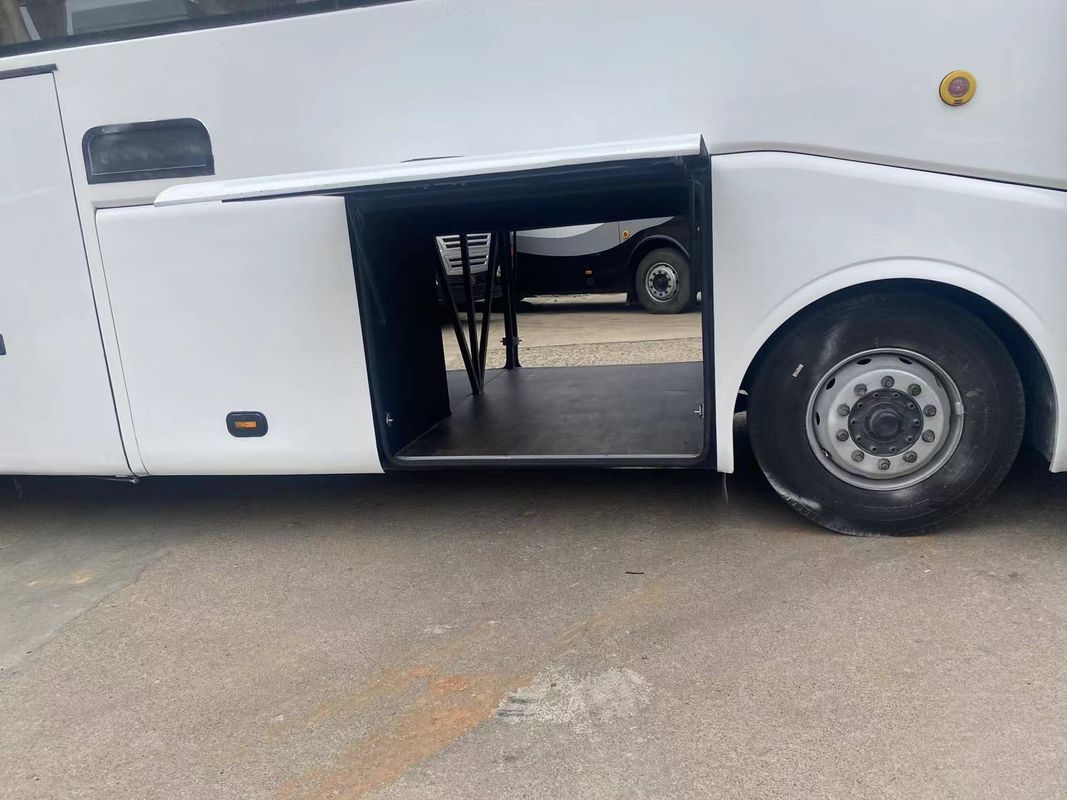 Ручная коробка передач Дизельное топливо Тип подержанный автобус ZK6122 12м 47 мест с туалетом