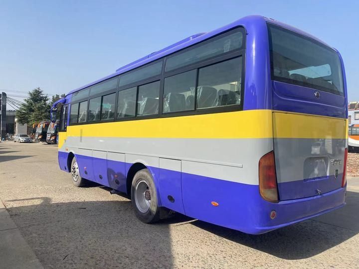7м 35 сиденья Передний двигатель Используемый автобус Автобус LHD Рулевое положение и максимальная скорость 71-90 км/ч