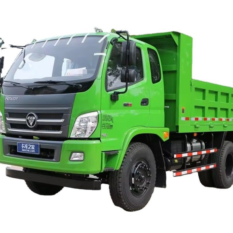 Маломощный грузовик Isuzu для небольших строительных проектов