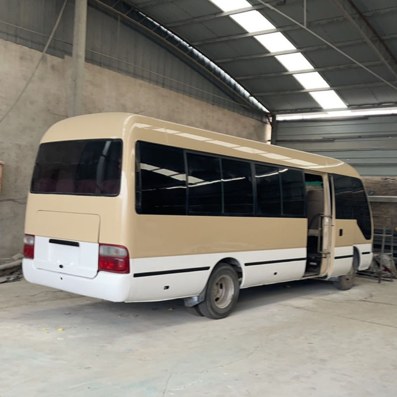 Автобус Toyota Coaster Diesel 30 мест с ручной коробкой передач и максимальной скоростью 120 км/ч