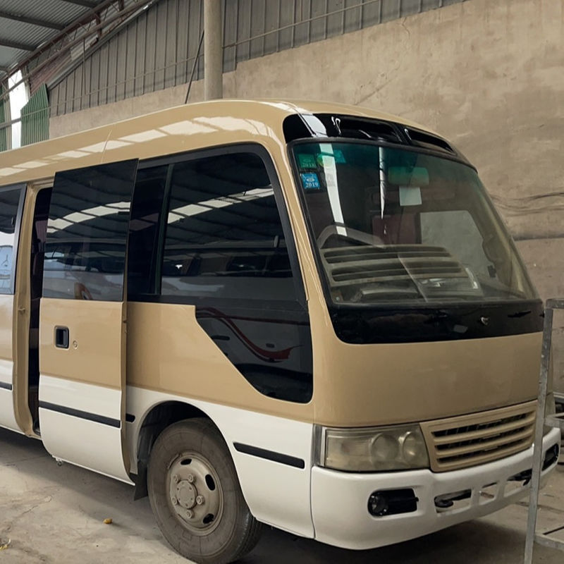 Автобус Toyota Coaster Diesel 30 мест с ручной коробкой передач и максимальной скоростью 120 км/ч