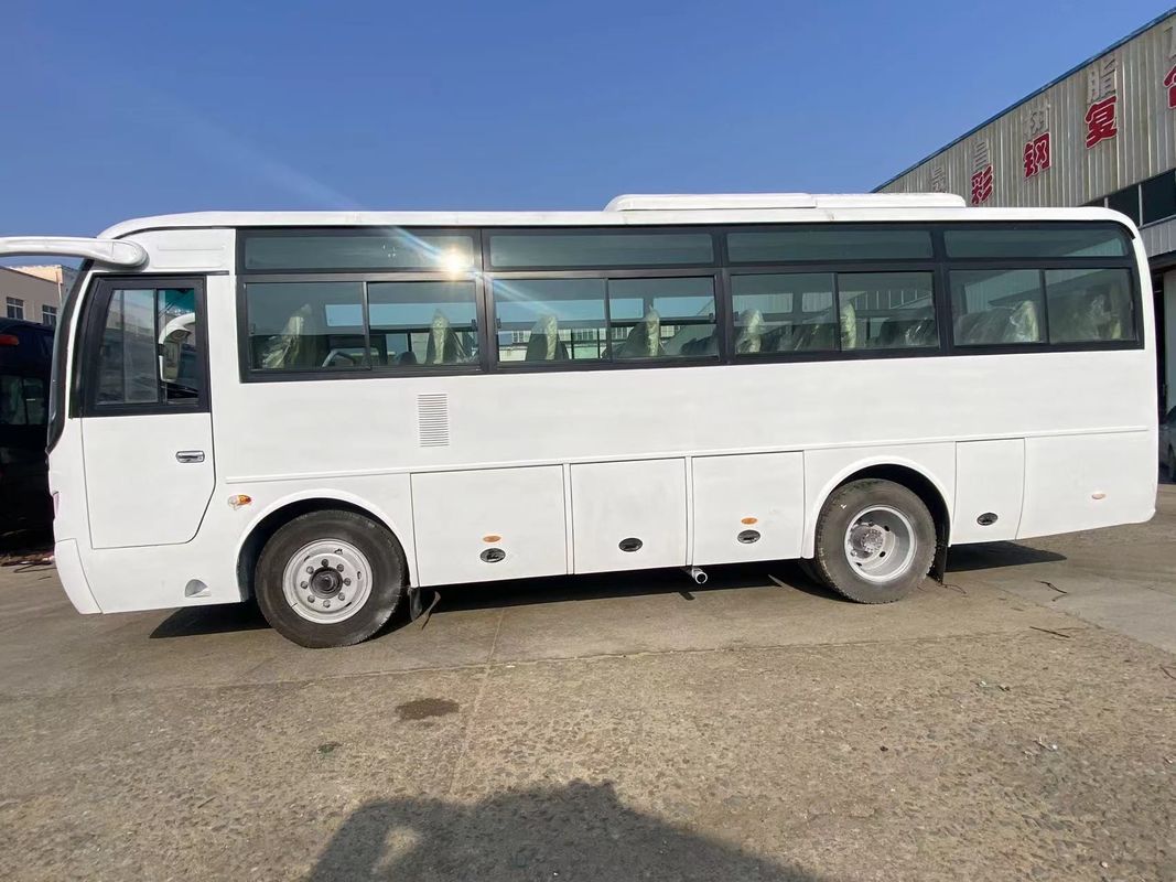 Автобус с дизельным двигателем и максимальной скоростью 111 130 км/ч