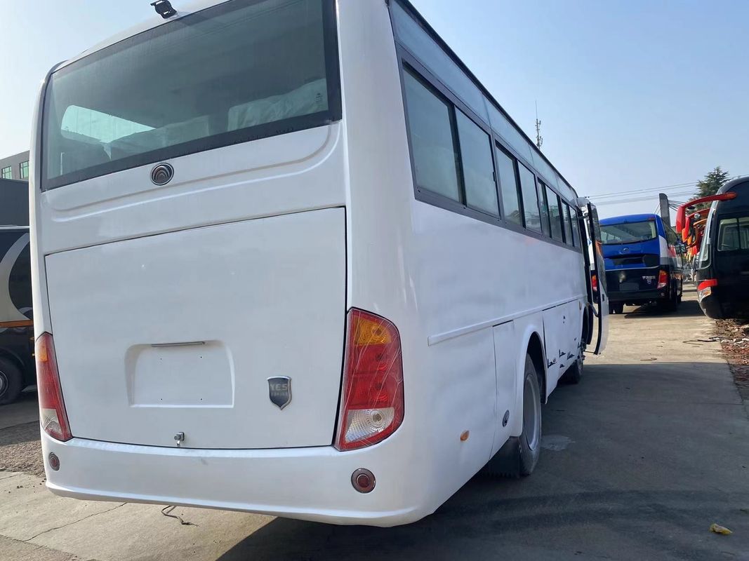 Автобус с дизельным двигателем и максимальной скоростью 111 130 км/ч