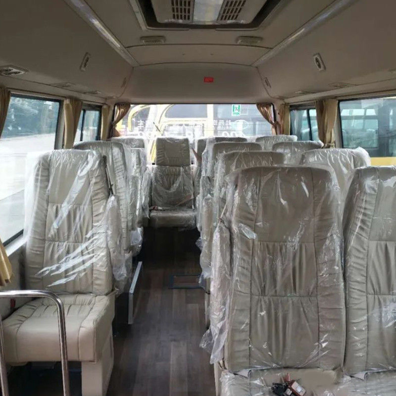 30 мест Использованный RHD LHD Mini Coaster Bus с ручной коробкой передач и двигателем емкостью 4L