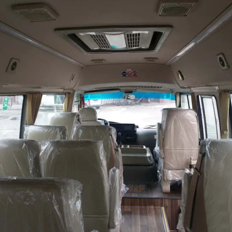 30 мест Использованный RHD LHD Mini Coaster Bus с ручной коробкой передач и двигателем емкостью 4L