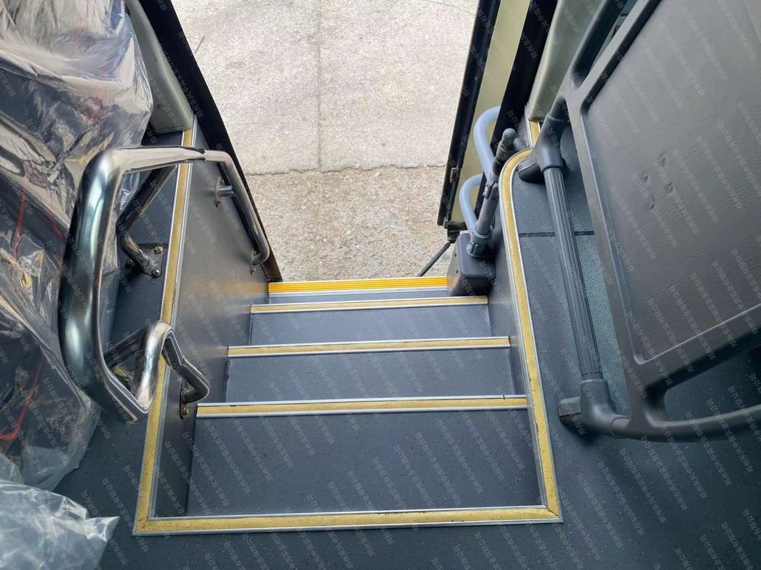 Проектированный левый руль 56 мест 6112 Luxury Tour Passenger Coach Bus и доступный