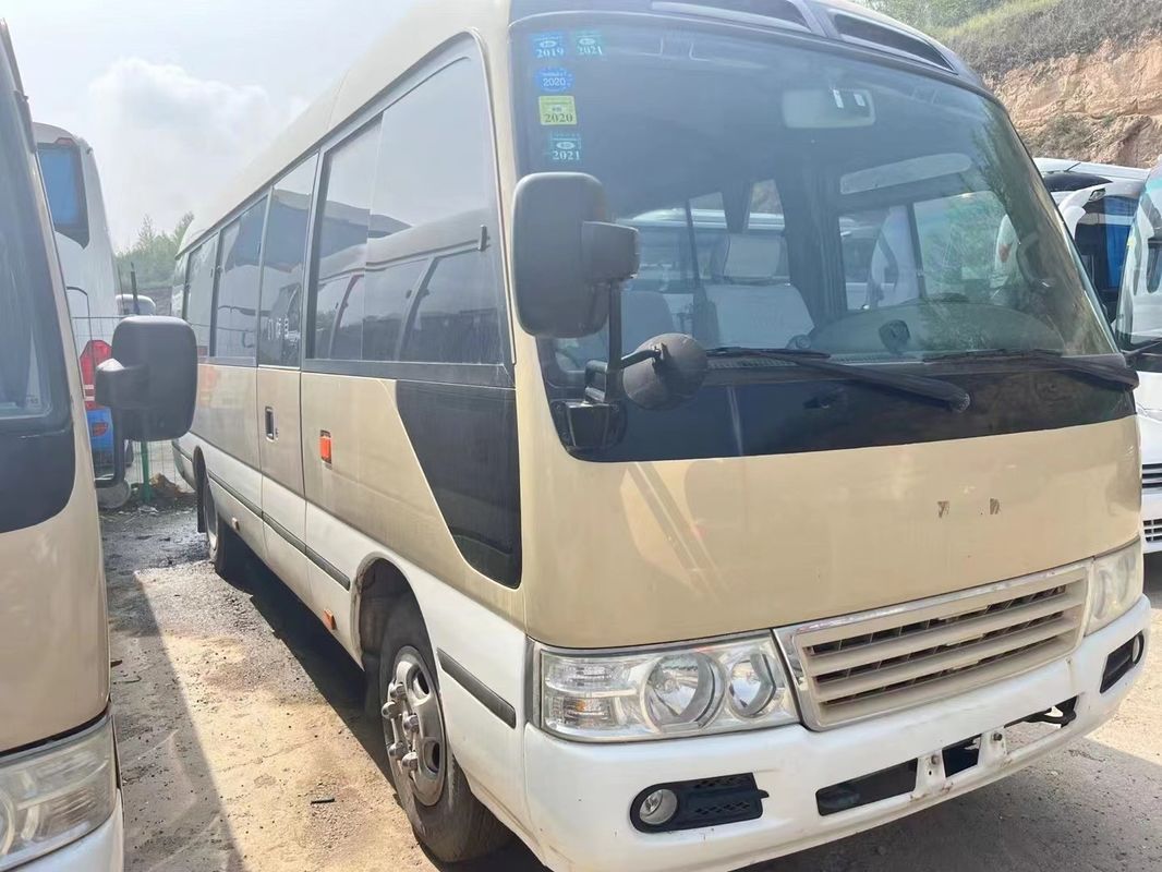 Автобусы Toyota в хорошем состоянии и бензиновый тип топлива с максимальным крутящим моментом 340Nm/rpm