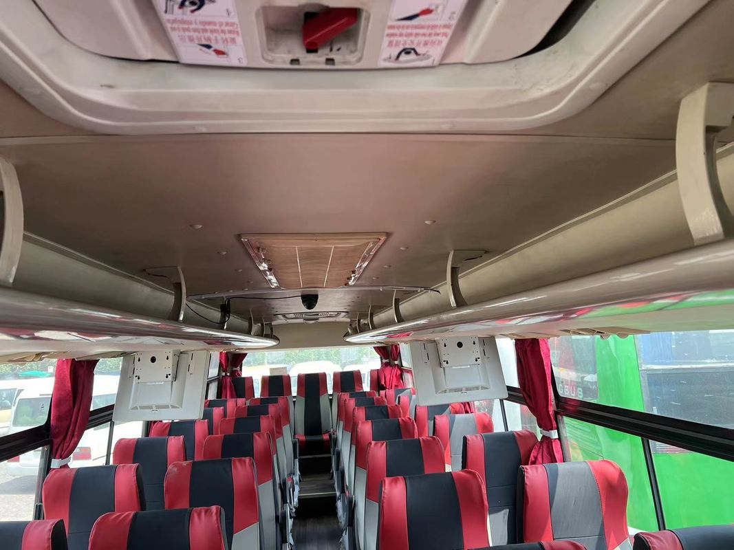 Подержанный автобус Роскошный автобус Ютонг Городские автобусы и автобусы с передним двигателем Подержанный автобус