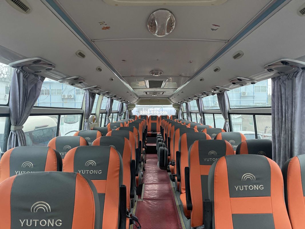 Доступные 55-65 мест Подержанный автобус Youtong Coach LHD Drive Тип 6-8L Моторная вместимость