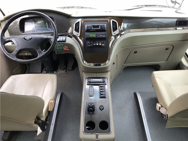 Максимальная скорость 91-110 км/ч Автобус с 8040x2160x2840 размерами L x W x H мм