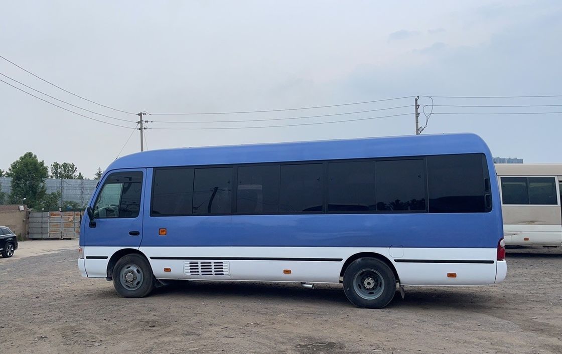 Роскошный 21-местный мини-автобус Toyota Coaster с двигателем 4L шины 255/70R 22.5-16