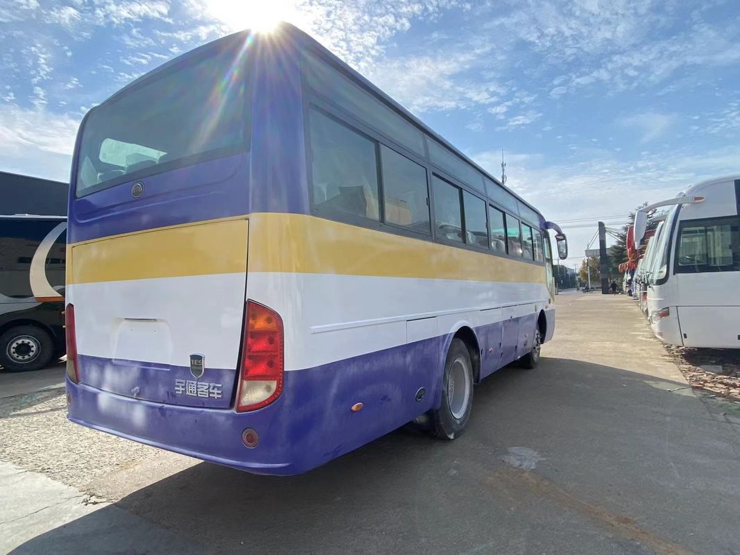 Автобусы с 35- и 45-местными автобусами в стиле общественного транспорта
