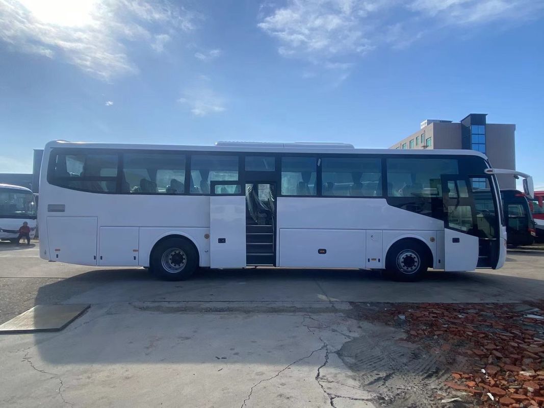Максимальная скорость 100 км/ч Использованный автобус Youtong ZK6122 с 55 местами и внутренним туалетом