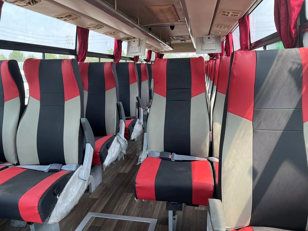 РХД дизельные роскошные подержанные автобусы 11R22.5 шины и 1100N.m крутящий момент двигателя для путешествия