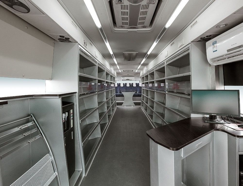 Подержанные 66-местные роскошные туристические автобусы с дизельным топливом и стандартом выбросов Евро 3