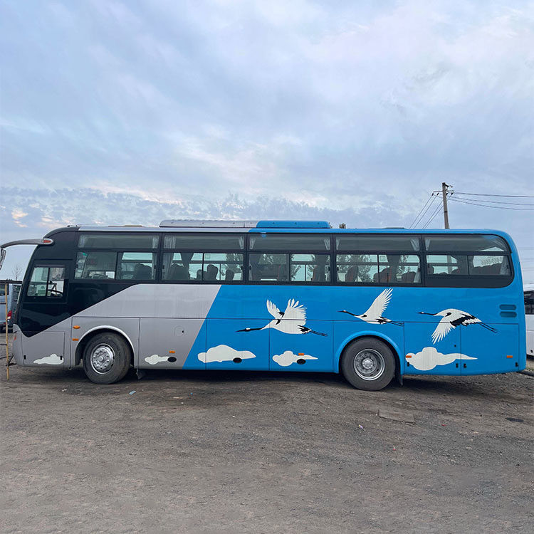 Проектированный 12-метровый дизельный автобус Использованный роскошный автобус с ручной коробкой передач Ю Тонг