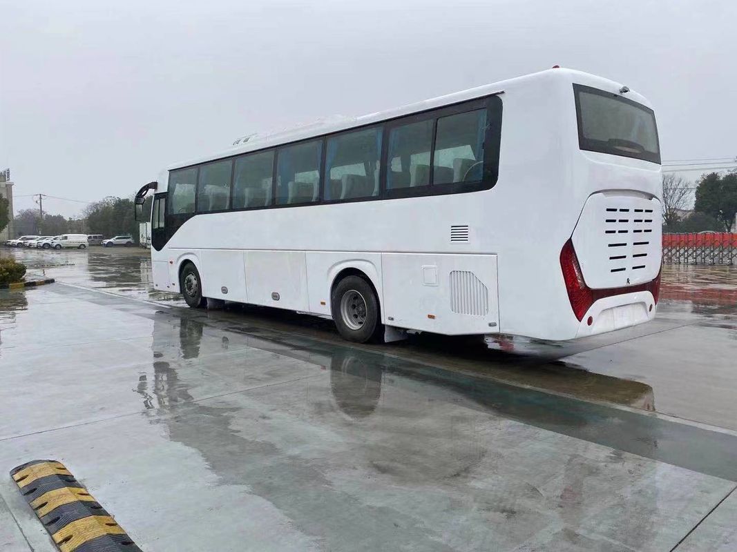 Автобус с двигателем 4GR и максимальной скоростью 200 км/ч