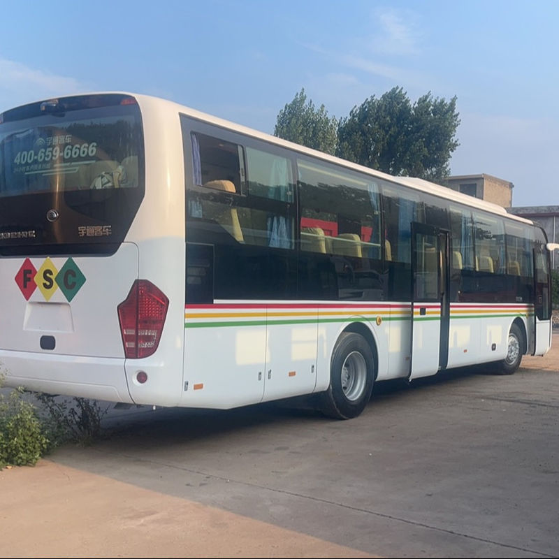 Подержанный автобус LHD 54-местный подержанный городской пассажирский автобус с ручной коробкой передач