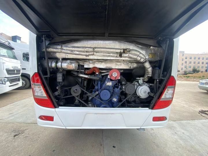 65 мест Пассажирский автобус Подержанный автобус Автобус В хорошем состоянии и вместимость двигателя 6 8L