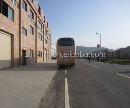 Задний двигатель Cummins двигатель Dongfeng туристический автобус с туалетом и сиденьями 50 8900ml