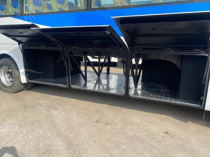 12 метровый подержанный автобус с 50-65 местами и стандартом выбросов Евро 3 в отличном состоянии