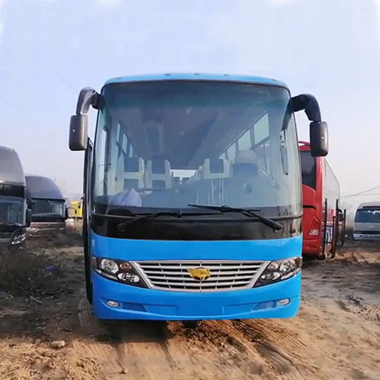 35-местный автобус с ручной коробкой передач и роскошным интерьером в хорошем состоянии